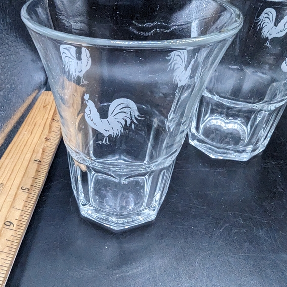Clear Glass Tumbler Set with Rooster Design - Picture 2 of 9